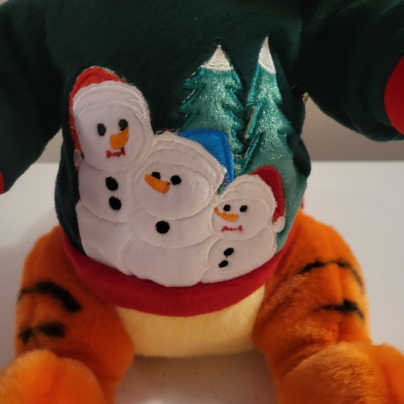 Disney Store Tigger Plush Christmas Snowman Sweater Hat 13" Exclusive - Picture 2 of 4